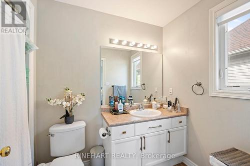 599 North Leaksdale Circle, London, ON - Indoor Photo Showing Bathroom