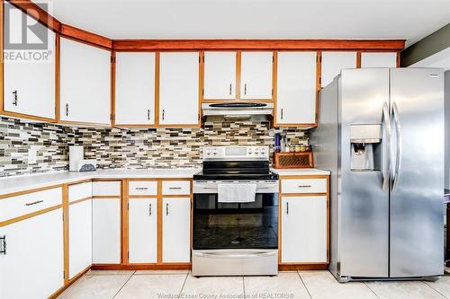 209 Cotterie Park, Leamington, ON - Indoor Photo Showing Kitchen