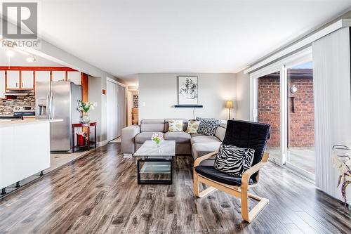 209 Cotterie Park, Leamington, ON - Indoor Photo Showing Living Room