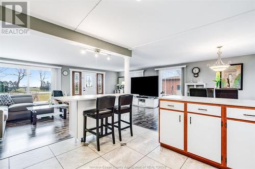 209 Cotterie Park, Leamington, ON - Indoor Photo Showing Kitchen