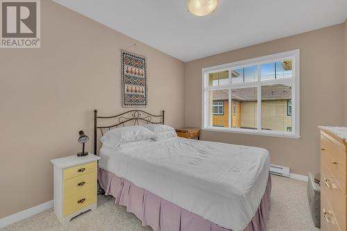 305 Whitman Road Unit# 405, Kelowna, BC - Indoor Photo Showing Bedroom