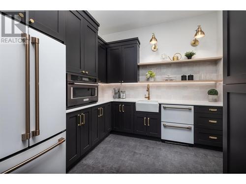 652 Trumpeter Road, Kelowna, BC - Indoor Photo Showing Kitchen