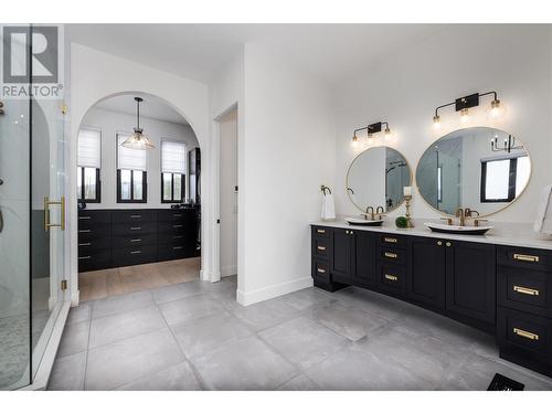 652 Trumpeter Road, Kelowna, BC - Indoor Photo Showing Bathroom