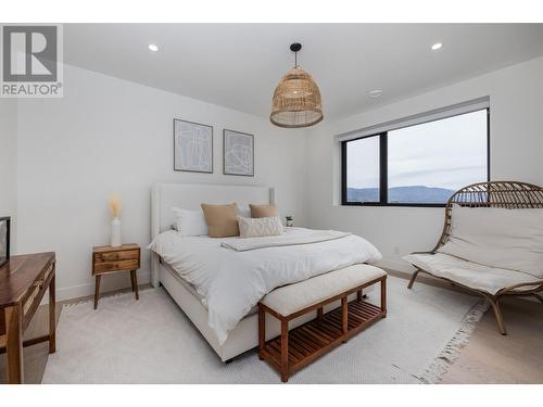 652 Trumpeter Road, Kelowna, BC - Indoor Photo Showing Bedroom