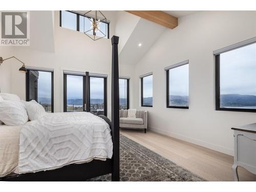 652 Trumpeter Road, Kelowna, BC - Indoor Photo Showing Bedroom