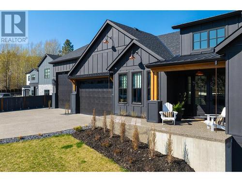 652 Trumpeter Road, Kelowna, BC - Outdoor With Facade