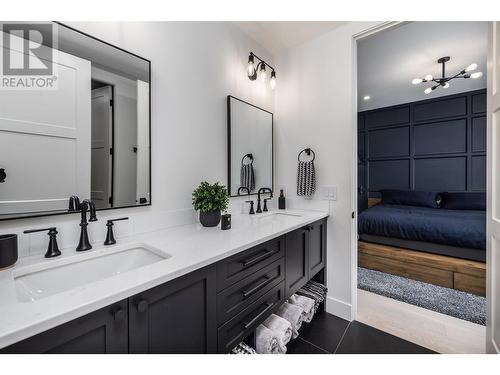 652 Trumpeter Road, Kelowna, BC - Indoor Photo Showing Bathroom