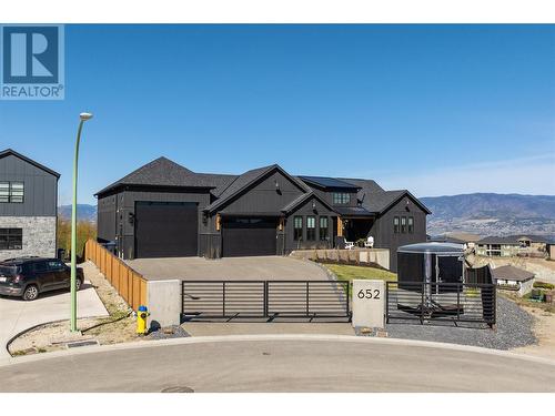 652 Trumpeter Road, Kelowna, BC - Outdoor