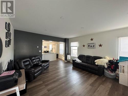 10229 237 Road, Dawson Creek, BC - Indoor Photo Showing Living Room