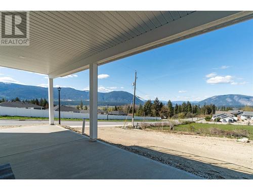 1021 16 Avenue Se, Salmon Arm, BC - Outdoor With View