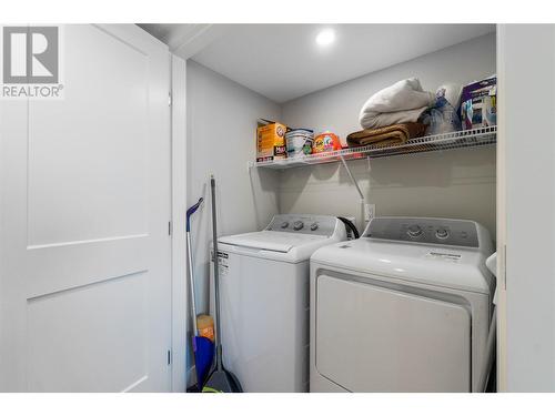 1021 16 Avenue Se, Salmon Arm, BC - Indoor Photo Showing Laundry Room