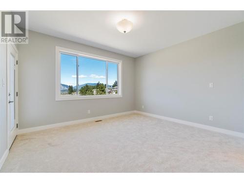 1021 16 Avenue Se, Salmon Arm, BC - Indoor Photo Showing Other Room