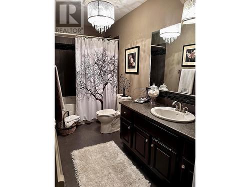 10701 Pinecrest Lane, Dawson Creek, BC - Indoor Photo Showing Bathroom