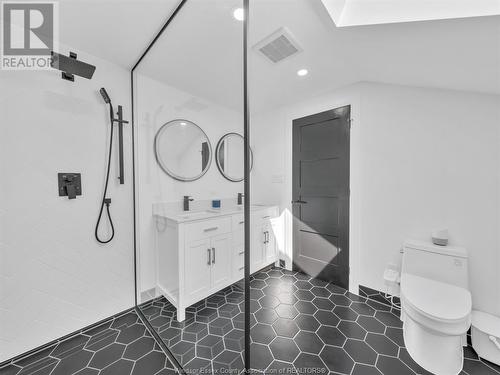 1643 Askin, Windsor, ON - Indoor Photo Showing Bathroom