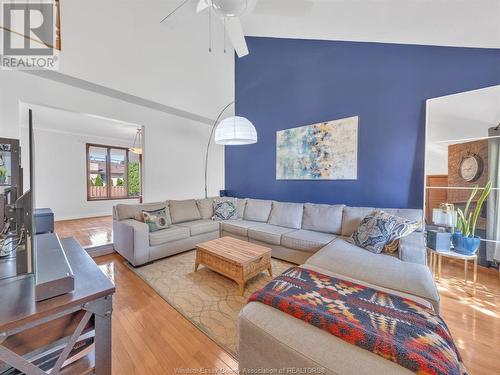 1643 Askin, Windsor, ON - Indoor Photo Showing Living Room