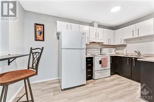 77 Baneberry Crescent, Ottawa, ON - Indoor Photo Showing Kitchen