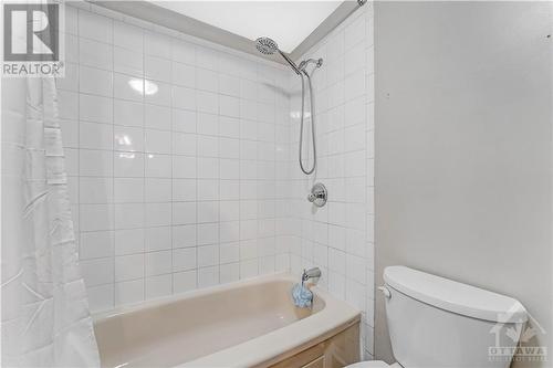 77 Baneberry Crescent, Ottawa, ON - Indoor Photo Showing Bathroom