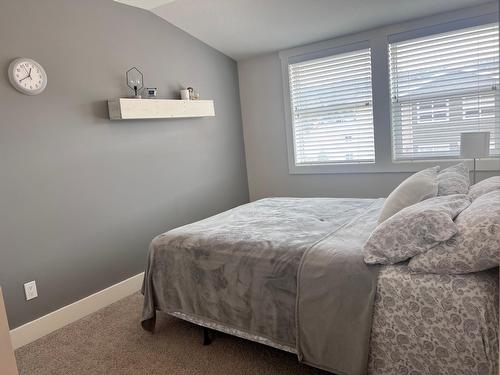 19 - 1840 Kelowna Crescent, Cranbrook, BC - Indoor Photo Showing Bedroom