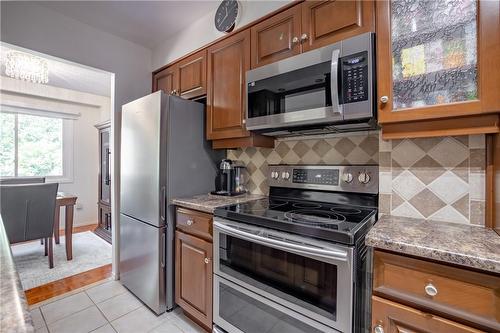 3 Vincent Court, Hamilton, ON - Indoor Photo Showing Kitchen With Stainless Steel Kitchen