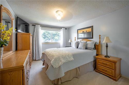 3 Vincent Court, Hamilton, ON - Indoor Photo Showing Bedroom