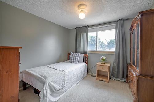 3 Vincent Court, Hamilton, ON - Indoor Photo Showing Bedroom