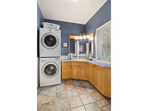 11965 Highway 3A, Boswell, BC - Indoor Photo Showing Laundry Room