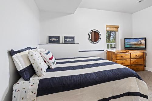 11965 Highway 3A, Boswell, BC - Indoor Photo Showing Bedroom