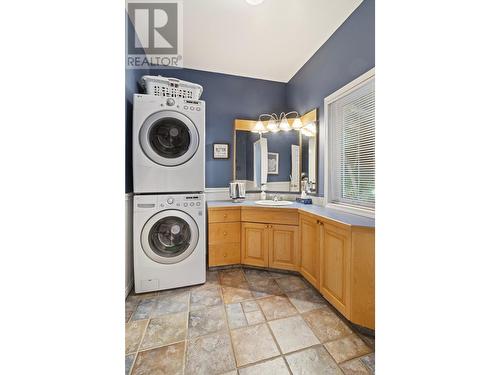 11965  3A Highway, Boswell, BC - Indoor Photo Showing Laundry Room