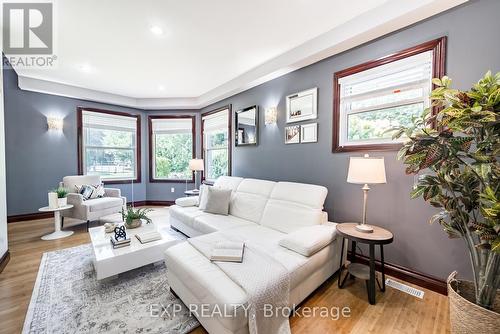 117 Front Street, Alnwick/Haldimand, ON - Indoor Photo Showing Living Room