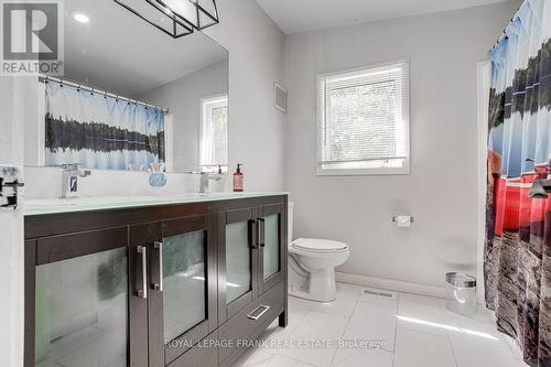 51 Riverside Drive, Kawartha Lakes (Bobcaygeon), ON - Indoor Photo Showing Bathroom