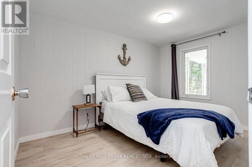 51 Riverside Drive, Kawartha Lakes (Bobcaygeon), ON - Indoor Photo Showing Bedroom