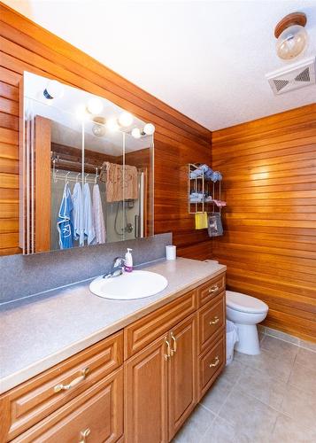 1053 Ptarmigan Road, Chase, BC - Indoor Photo Showing Bathroom