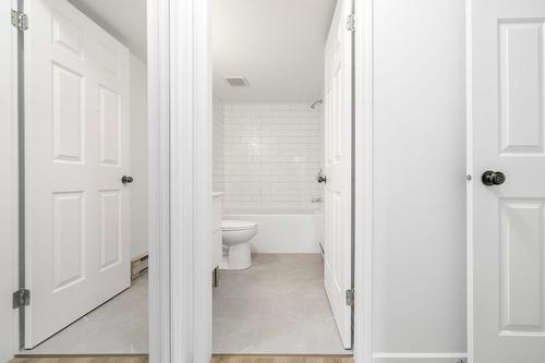 312-3155 Demontreuil Court, Kelowna, BC - Indoor Photo Showing Bathroom