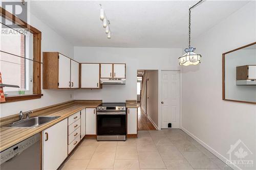 51 Lees Avenue, Ottawa, ON - Indoor Photo Showing Kitchen