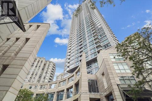 3402 - 2181 Yonge Street, Toronto (Mount Pleasant West), ON - Outdoor With Facade