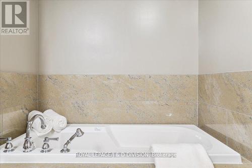 3402 - 2181 Yonge Street, Toronto (Mount Pleasant West), ON -  Photo Showing Bathroom