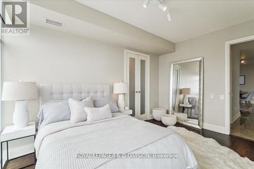 3402 - 2181 Yonge Street, Toronto (Mount Pleasant West), ON - Indoor Photo Showing Bedroom