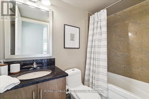 3402 - 2181 Yonge Street, Toronto (Mount Pleasant West), ON - Indoor Photo Showing Bathroom