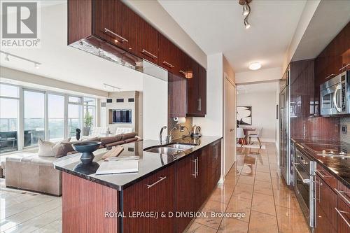 3402 - 2181 Yonge Street, Toronto (Mount Pleasant West), ON - Indoor Photo Showing Kitchen With Double Sink With Upgraded Kitchen