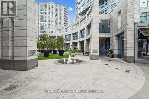 3402 - 2181 Yonge Street, Toronto, ON - Outdoor With Facade