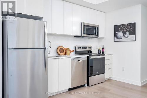 903 - 859 The Queensway, Toronto (Stonegate-Queensway), ON - Indoor Photo Showing Kitchen With Stainless Steel Kitchen