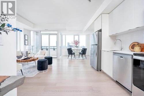 903 - 859 The Queensway, Toronto (Stonegate-Queensway), ON - Indoor Photo Showing Kitchen