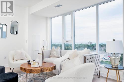 903 - 859 The Queensway, Toronto (Stonegate-Queensway), ON - Indoor Photo Showing Living Room