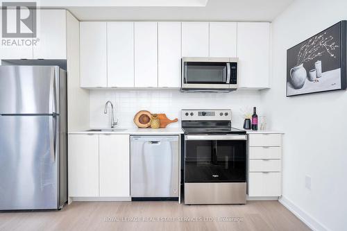 903 - 859 The Queensway, Toronto (Stonegate-Queensway), ON - Indoor Photo Showing Kitchen With Stainless Steel Kitchen