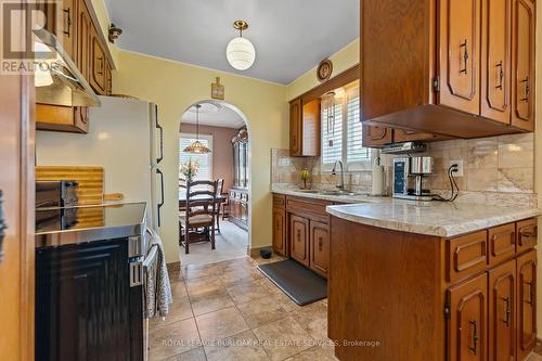 299 Eastdale Boulevard, Hamilton (Stoney Creek), ON - Indoor Photo Showing Kitchen