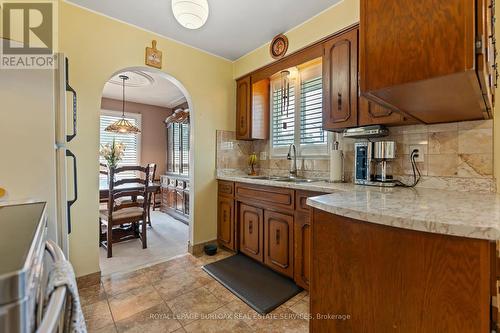 299 Eastdale Boulevard, Hamilton (Stoney Creek), ON - Indoor Photo Showing Kitchen With Double Sink