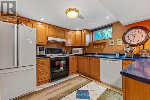 299 Eastdale Boulevard, Hamilton (Stoney Creek), ON - Indoor Photo Showing Kitchen