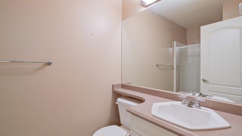 108-1962 Enterprise Way, Kelowna, BC - Indoor Photo Showing Bathroom