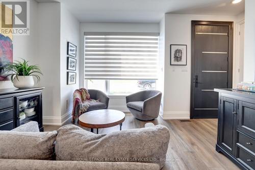 137 High Street W, Mississauga (Port Credit), ON - Indoor Photo Showing Living Room