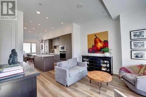 137 High Street W, Mississauga (Port Credit), ON - Indoor Photo Showing Living Room